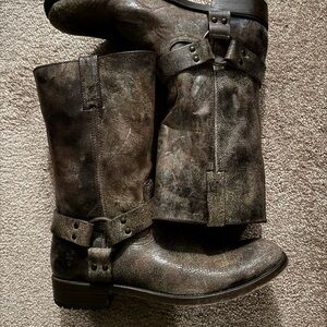 Frye men’s 10 distressed leather harness boots